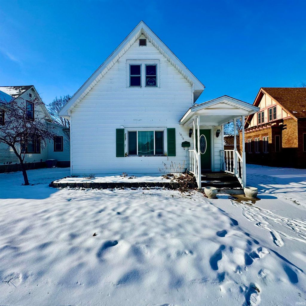 Photo of 1010 Jefferson Street, Rochester, IN 46975 (MLS # 202549667)