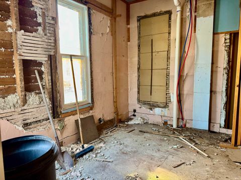 Tiny photo for 1010 Jefferson Street, Rochester, IN 46975 (MLS # 202549667)