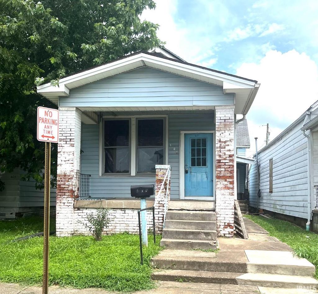 Photo of 405 Garfield Avenue, Evansville, IN 47710 (MLS # 202625614)