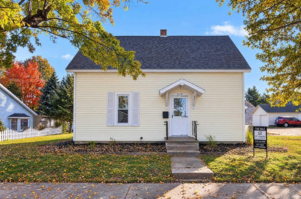 Photo of 310 S White Street, Culver, IN 46511 (MLS # 202644228)