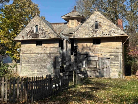 Tiny photo for 2018 North Street, Logansport, IN 46947 (MLS # 202644664)