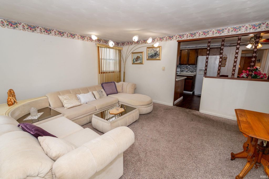 Photo of 606 N Twyckenham Drive, South Bend, IN 46617 (MLS # 202605194)