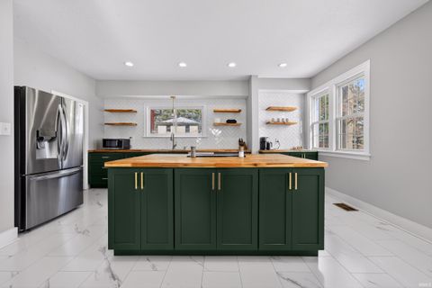 Tiny photo for 8010 W County Road 400 N, Royal Center, IN 46978 (MLS # 202601786)