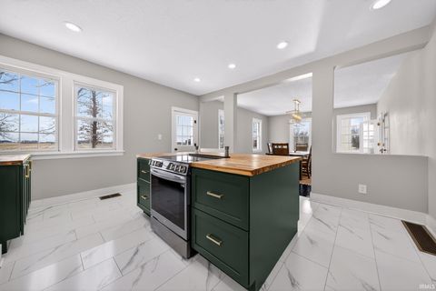 Tiny photo for 8010 W County Road 400 N, Royal Center, IN 46978 (MLS # 202601786)