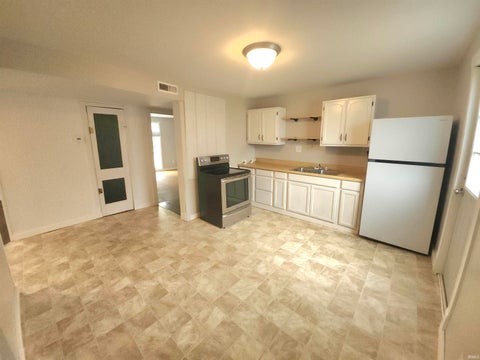 Tiny photo for 503 W Walnut Street #3, Kokomo, IN 46901 (MLS # 202635742)