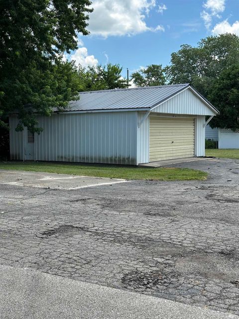 Tiny photo for 2605 E Markland Avenue, Kokomo, IN 46902 (MLS # 202526850)