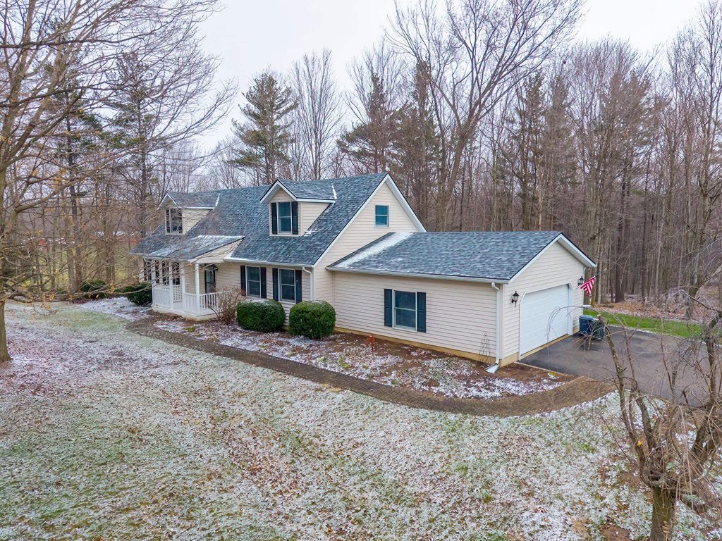 Photo of 8611 E St Rd 8 Road, Avilla, IN 46710 (MLS # 202608948)