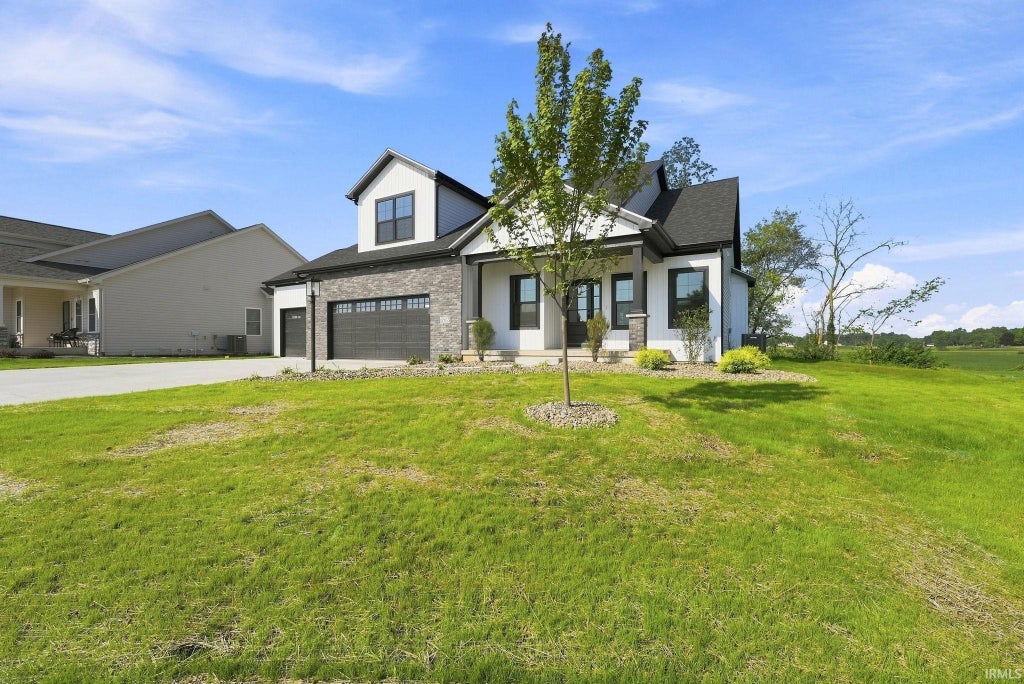 Photo of 17885 Hutt Ridge Court, Huntertown, IN 46748 (MLS # 202636736)
