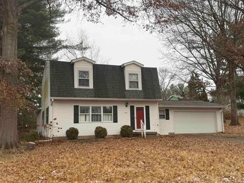 Photo of 4317 E Wembley Court, Bloomington, IN 47408 (MLS # 202547727)