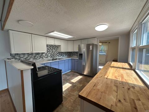 Tiny photo for 1756 S Riverview Road, Peru, IN 46970 (MLS # 202520906)