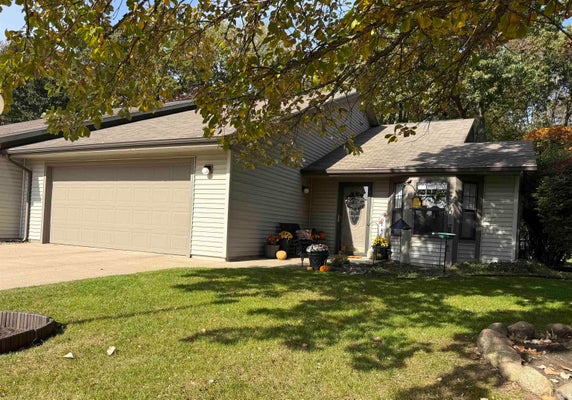 1660 PINE RIDGE CT, ELKHART, IN 46514 - Image c49573c8c36e1cfa9b6cc1458cdced96/625686040
