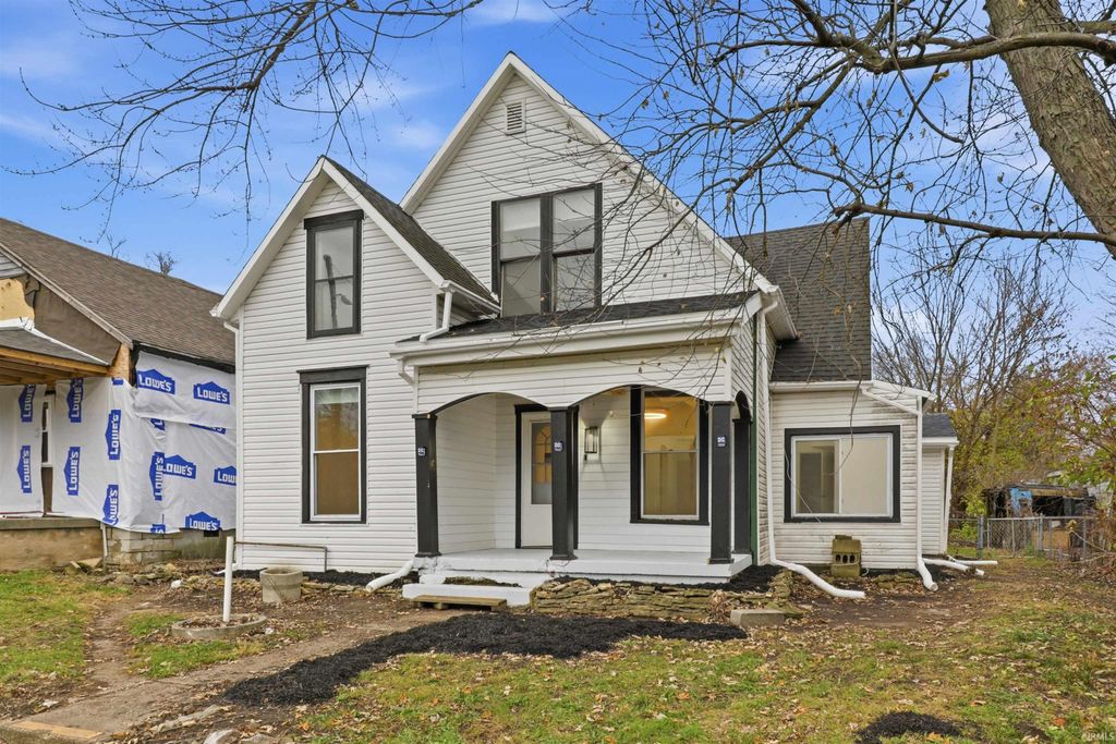 Photo of 800 S Macedonia Avenue, Muncie, IN 47302 (MLS # 202548837)