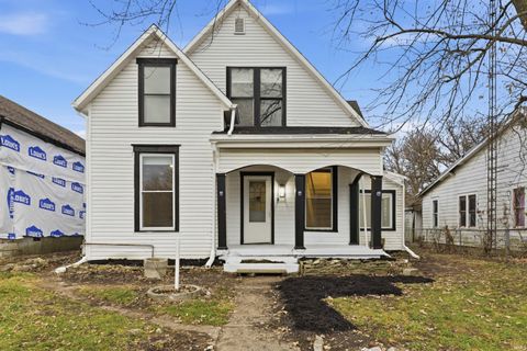 Photo of 800 S Macedonia Avenue, Muncie, IN 47302 (MLS # 202548837)