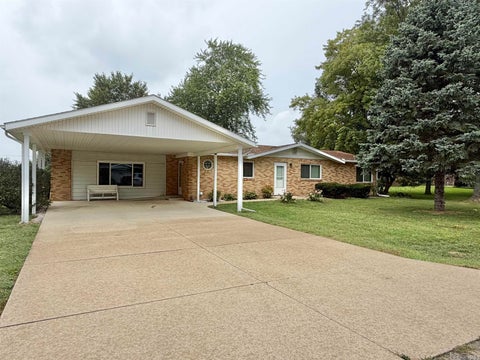 Photo of 2062 S Holiday Drive, Peru, IN 46970 (MLS # 202637545)