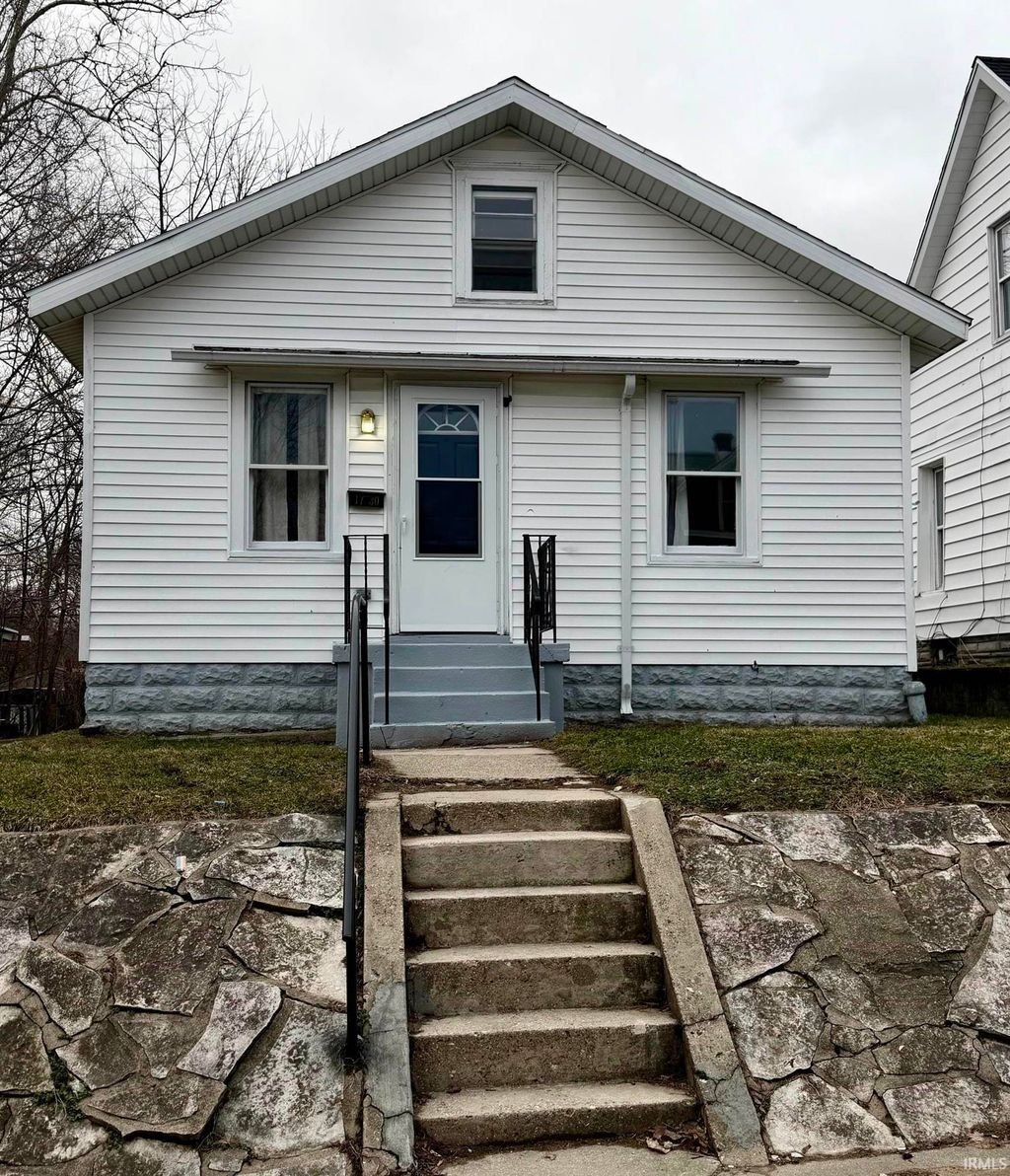 Photo of 1730 Kendall Street, South Bend, IN 46613 (MLS # 202605468)