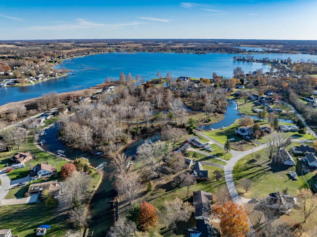 Photo of 131 EMS C29A Lane, Warsaw, IN 46582 (MLS # 202607547)