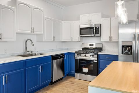 Tiny photo for 904 S Buckeye Street, Kokomo, IN 46901 (MLS # 202548120)