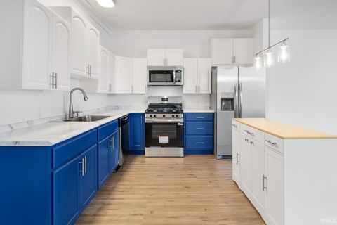 Tiny photo for 904 S Buckeye Street, Kokomo, IN 46901 (MLS # 202548120)