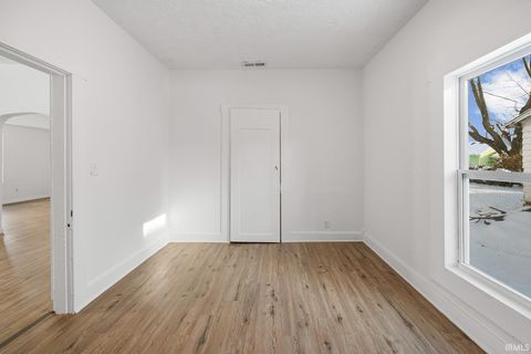 Tiny photo for 904 S Buckeye Street, Kokomo, IN 46901 (MLS # 202548120)