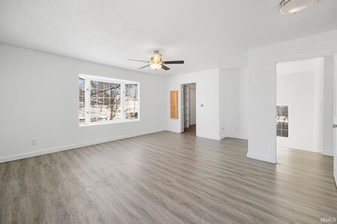 Tiny photo for 904 S Buckeye Street, Kokomo, IN 46901 (MLS # 202548120)