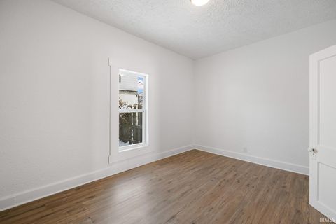 Tiny photo for 904 S Buckeye Street, Kokomo, IN 46901 (MLS # 202548120)