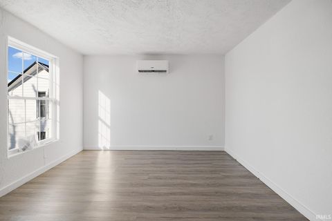 Tiny photo for 904 S Buckeye Street, Kokomo, IN 46901 (MLS # 202548120)