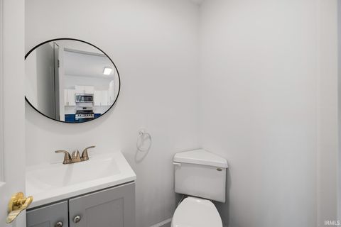 Tiny photo for 904 S Buckeye Street, Kokomo, IN 46901 (MLS # 202548120)