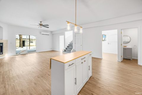 Tiny photo for 904 S Buckeye Street, Kokomo, IN 46901 (MLS # 202548120)