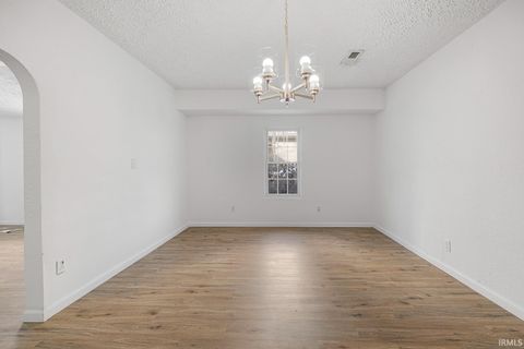 Tiny photo for 904 S Buckeye Street, Kokomo, IN 46901 (MLS # 202548120)