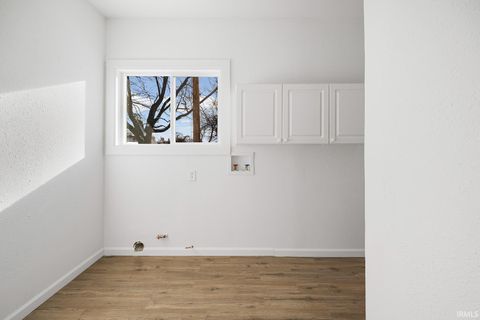 Tiny photo for 904 S Buckeye Street, Kokomo, IN 46901 (MLS # 202548120)