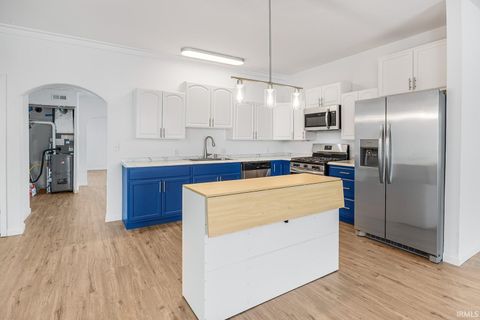 Tiny photo for 904 S Buckeye Street, Kokomo, IN 46901 (MLS # 202548120)