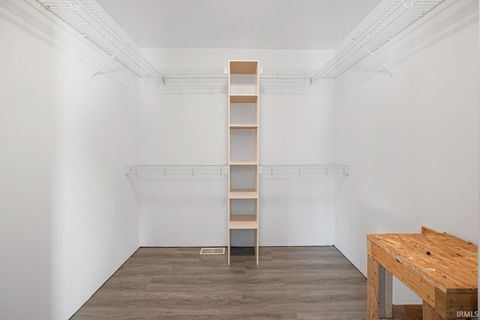 Tiny photo for 904 S Buckeye Street, Kokomo, IN 46901 (MLS # 202548120)