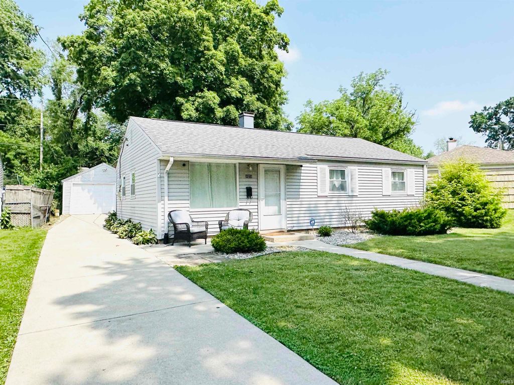 Photo of 1031 Chippewa Avenue, South Bend, IN 46614 (MLS # 202603993)