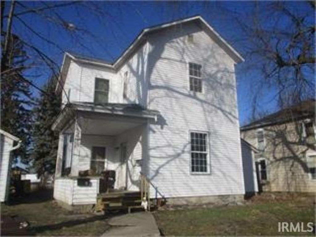 Photo of 208 N Oak Street, Bluffton, IN 46714 (MLS # 202548386)