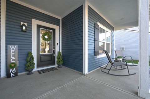 Tiny photo for 835 LANDO CREEK Drive, Kokomo, IN 46902 (MLS # 202540817)