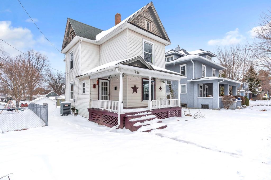 Photo of 629 E Diamond Street, Kendallville, IN 46755 (MLS # 202548331)