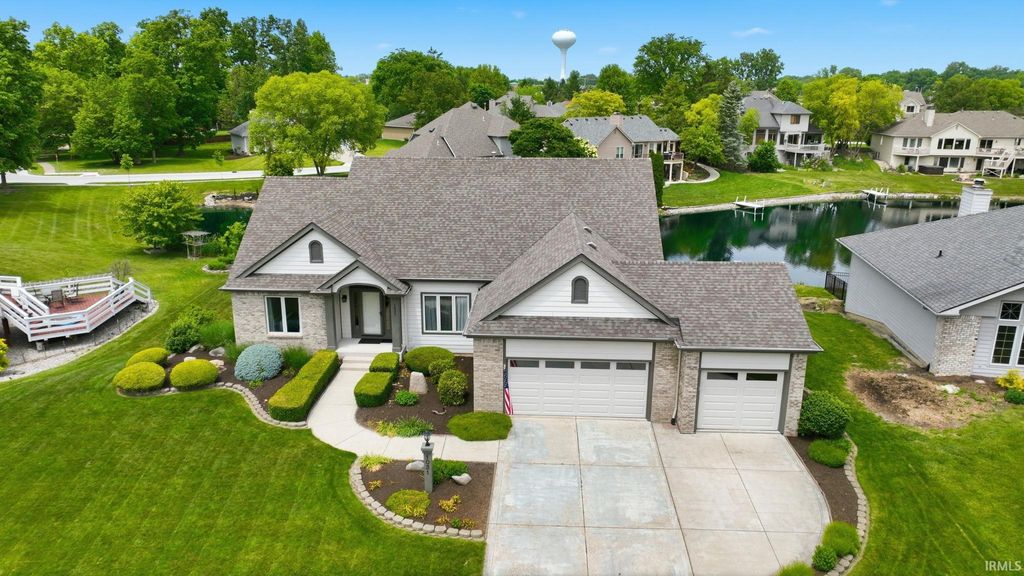 Photo of 1031 Maral Court, Fort Wayne, IN 46825 (MLS # 202621356)