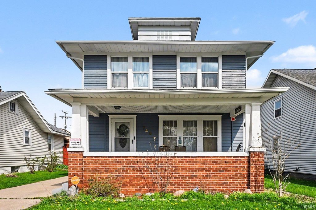 Photo of 740 Johnson Street, South Bend, IN 46628 (MLS # 202613491)