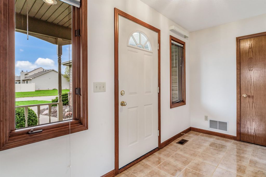 Photo of 9510 Arrow Pass Pass, New Haven, IN 46774 (MLS # 202613485)