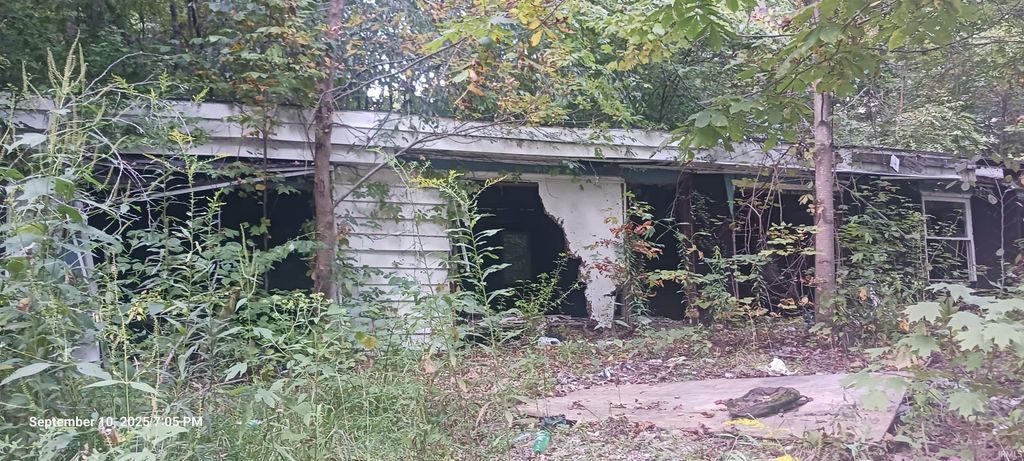 Photo of 10631 W Lakewood Drive, Poland, IN 47868 (MLS # 202605538)