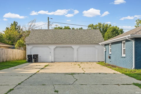 Tiny photo for 1011 Teal Road, Lafayette, IN 47909 (MLS # 202638073)