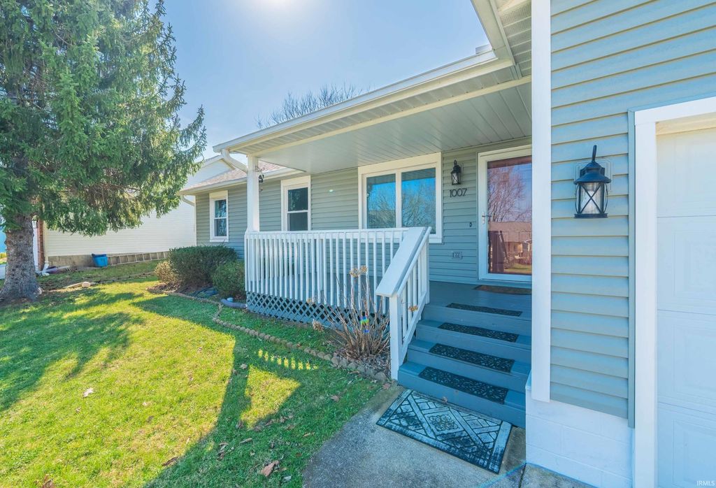 Photo of 1007 W Countryside Lane, Bloomington, IN 47403 (MLS # 202609798)