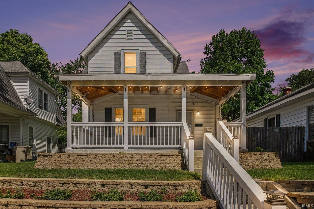 Photo of 1119 E Bowman Street, South Bend, IN 46613 (MLS # 202634777)