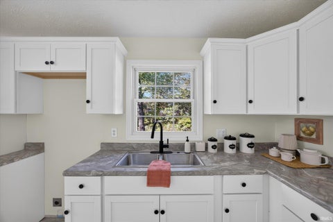 Tiny photo for 546 NW 10th Street, Linton, IN 47441 (MLS # 202643830)