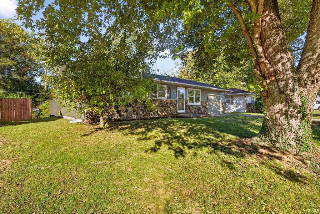 Photo of 546 NW 10th Street, Linton, IN 47441 (MLS # 202643830)