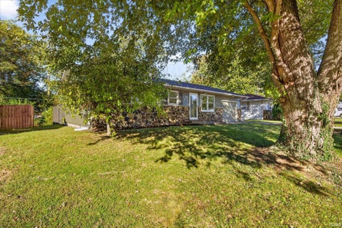 Tiny photo for 546 NW 10th Street, Linton, IN 47441 (MLS # 202643830)