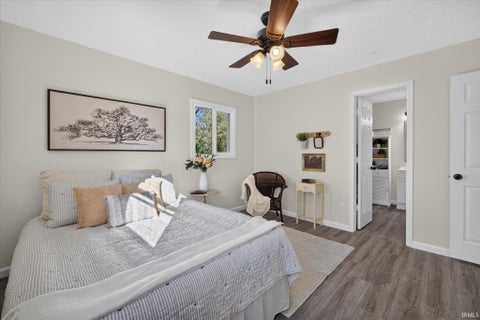 Tiny photo for 546 NW 10th Street, Linton, IN 47441 (MLS # 202643830)