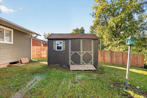 Tiny photo for 546 NW 10th Street, Linton, IN 47441 (MLS # 202643830)