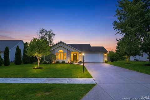 Photo of 7814 Fibia Place 92, Fort Wayne, IN 46818 (MLS # 202619843)