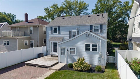 Tiny photo for 1361 Poplar Street, Huntington, IN 46750 (MLS # 202637853)